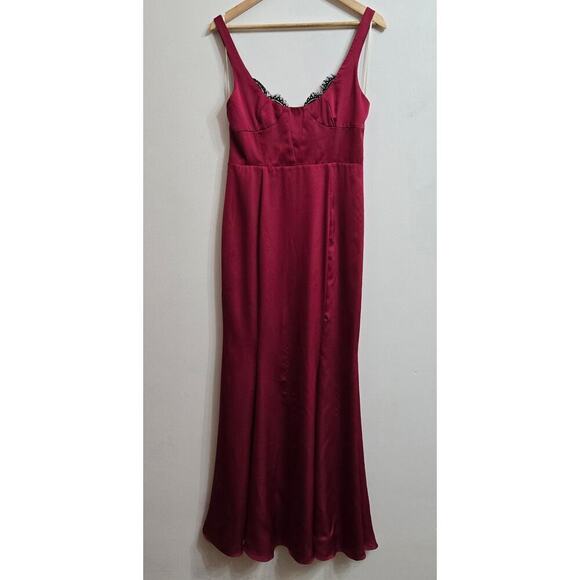 Fame and Partners Womens Ara Red Satin Lace Gown Dress 8 Romantic Vamp Trumpet - Picture 2 of 12